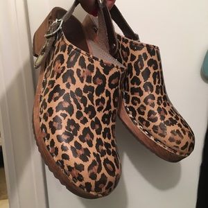 Leopard Swedish clogs 7